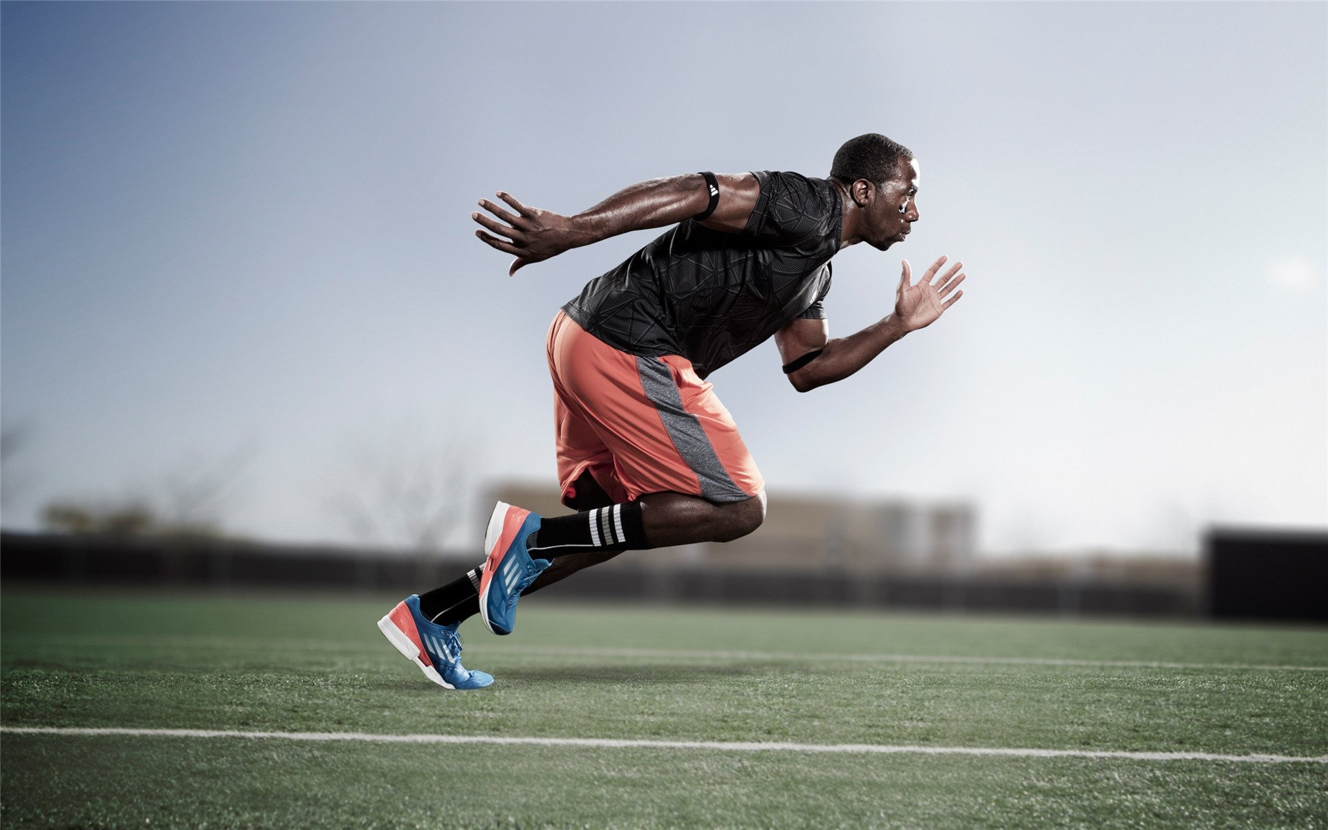 传统文化元素融入足球场设计，彰显文化底蕴，足球场文化布置